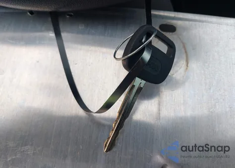 2011 Toyota Yaris z USA, uszkodzony, nr VIN JTDJT4K35B5335528